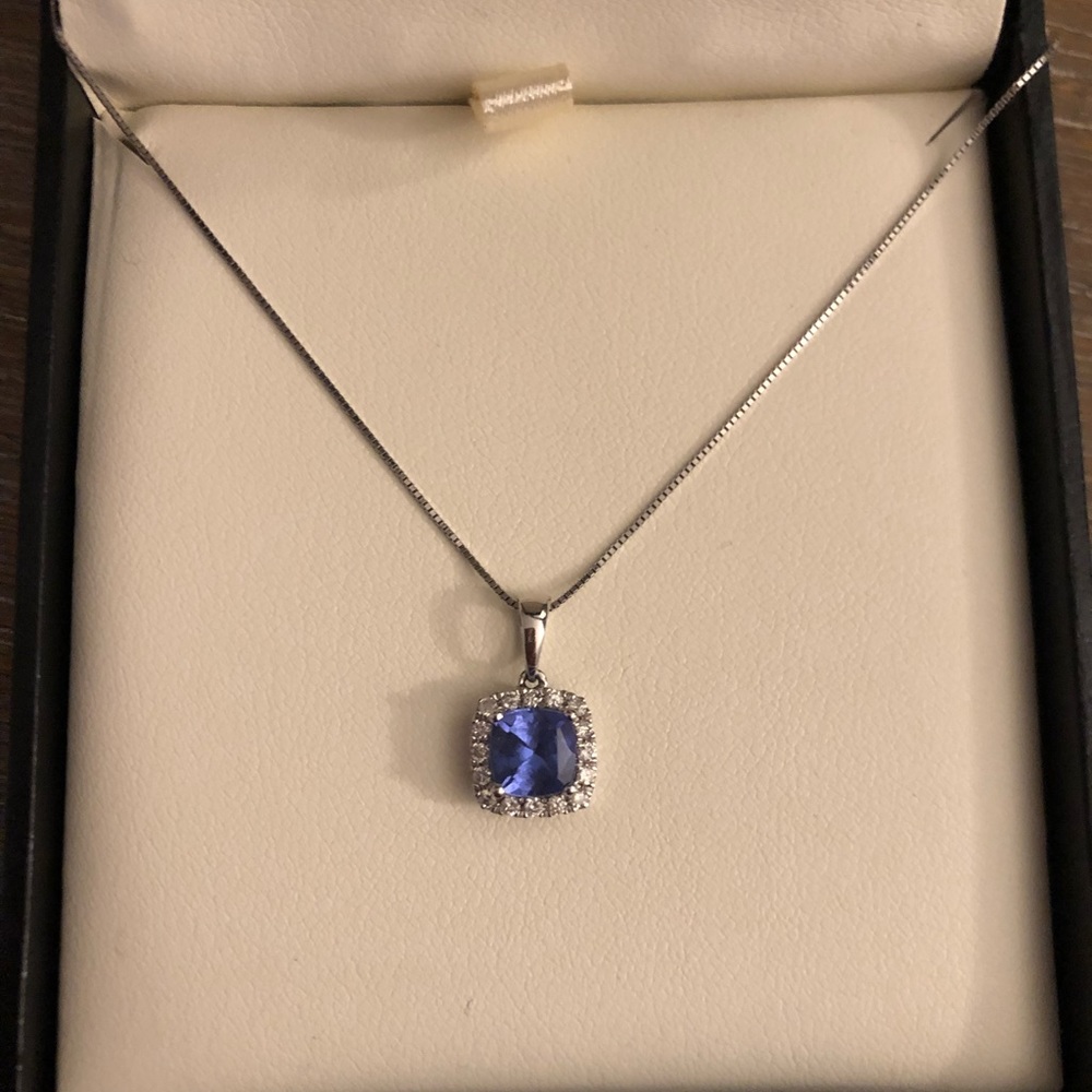 Tanzanite pendant